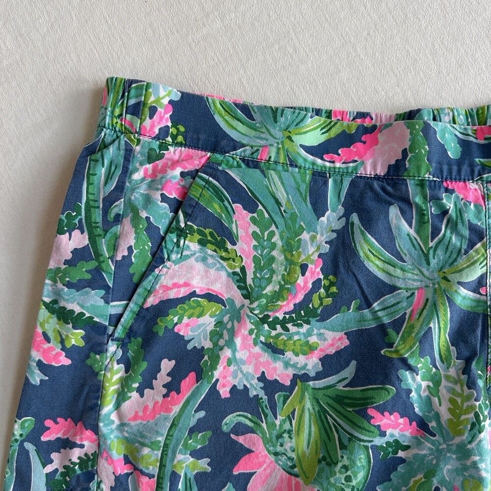 Lilly Pulitzer Ocean View Short – Macaw Blues Sweet Escape Size Medium - Picture 3 of 6